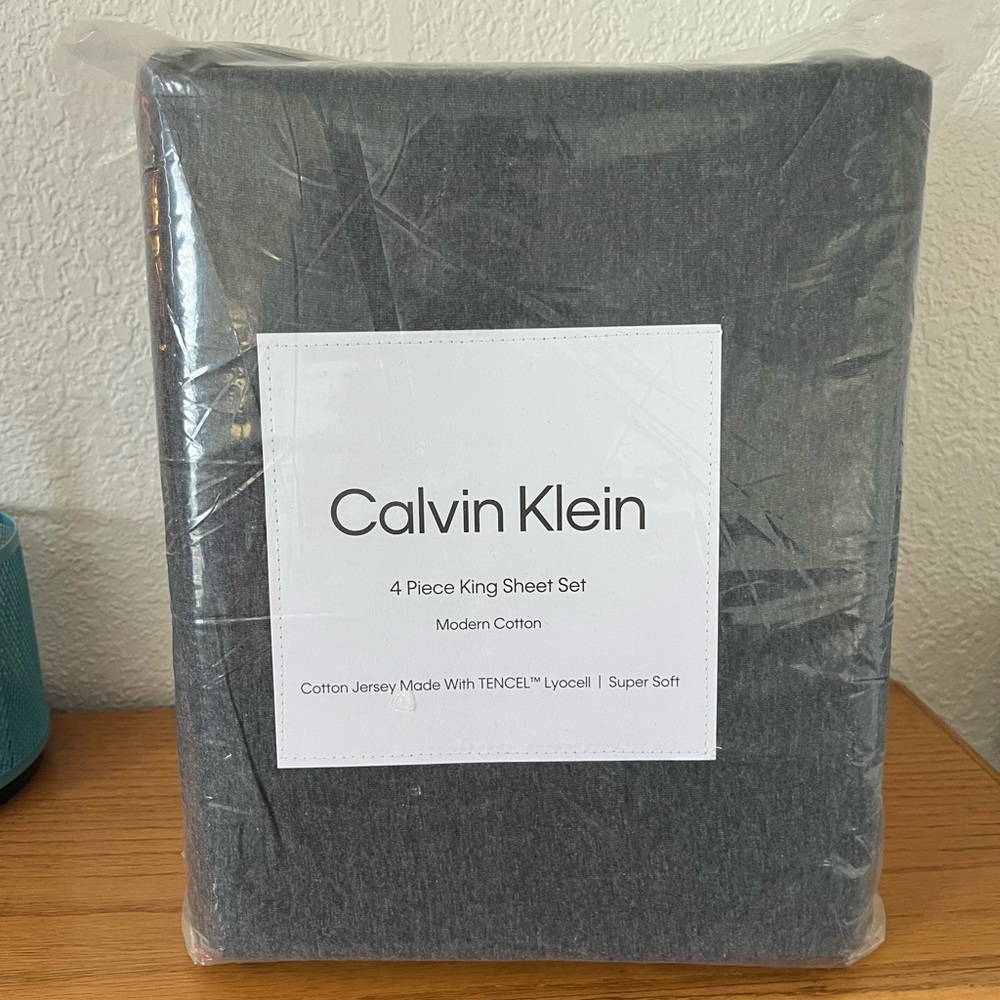 Calvin Klein Modern Cotton King Sheet Set in Gray